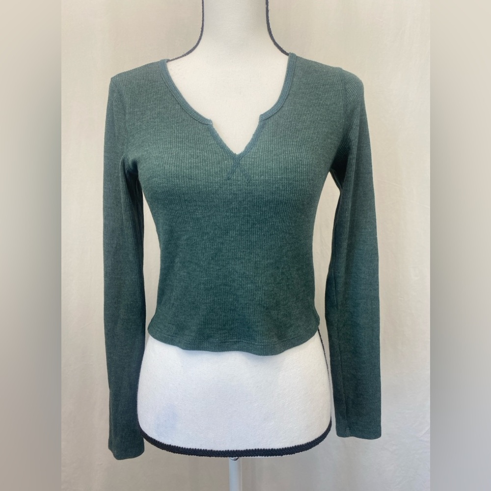 American Eagle forest green waffle cropped henley top shirt size XS Y2K